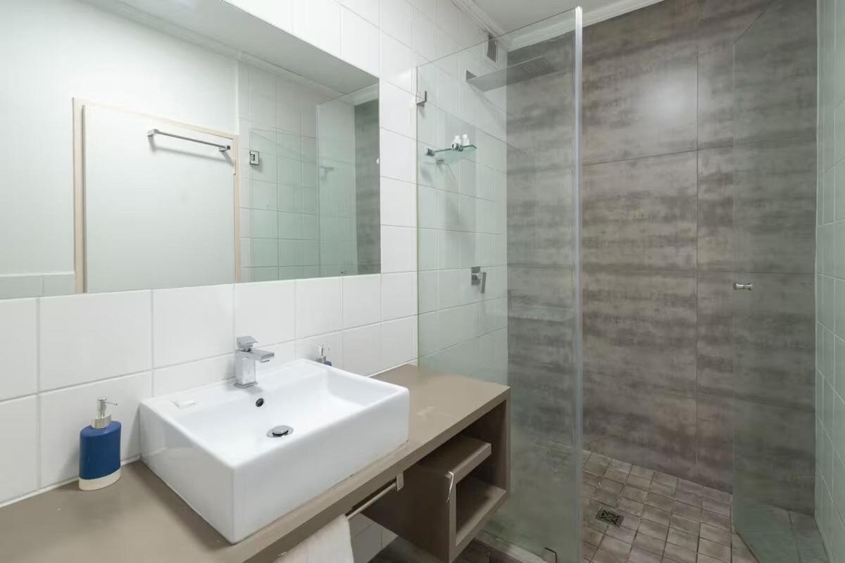 1209 Four Seasons Capetown Apartment