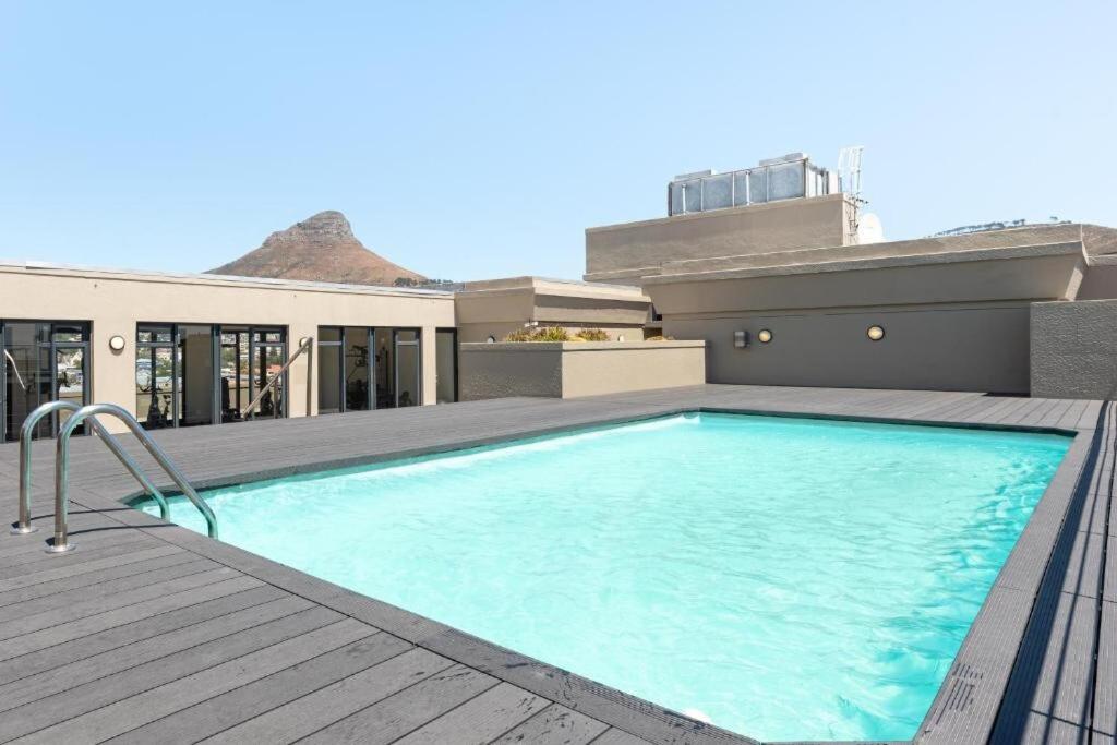 1209 Four Seasons Capetown * Cape Town